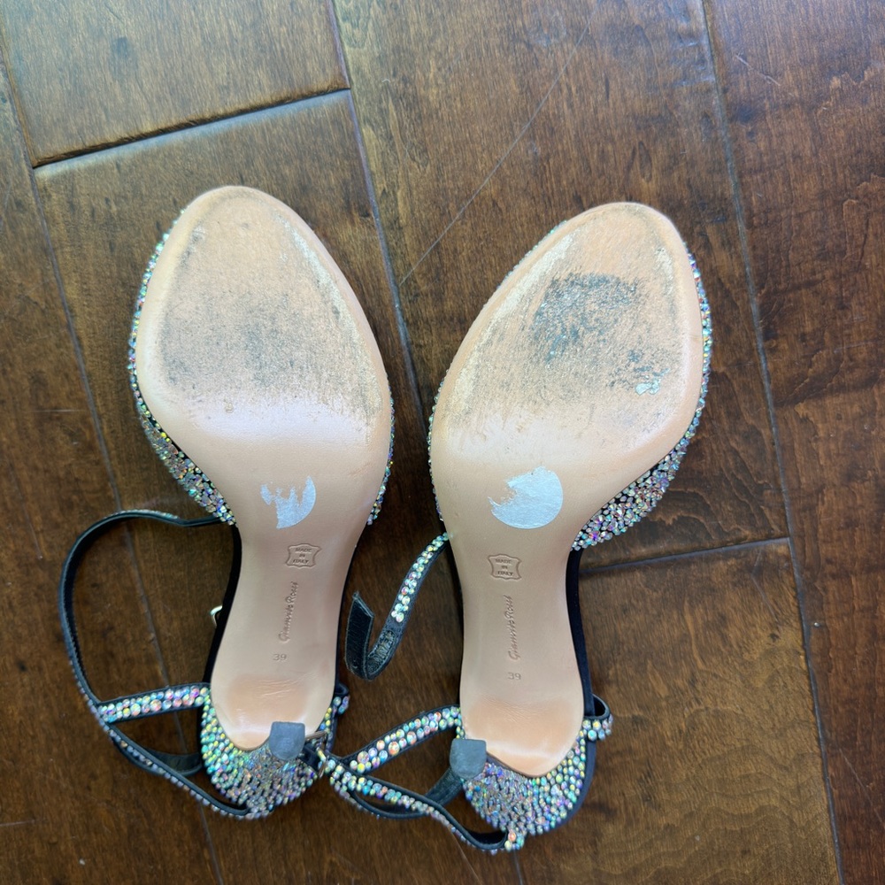 Gianvito Rossi Diamond Heels View 3